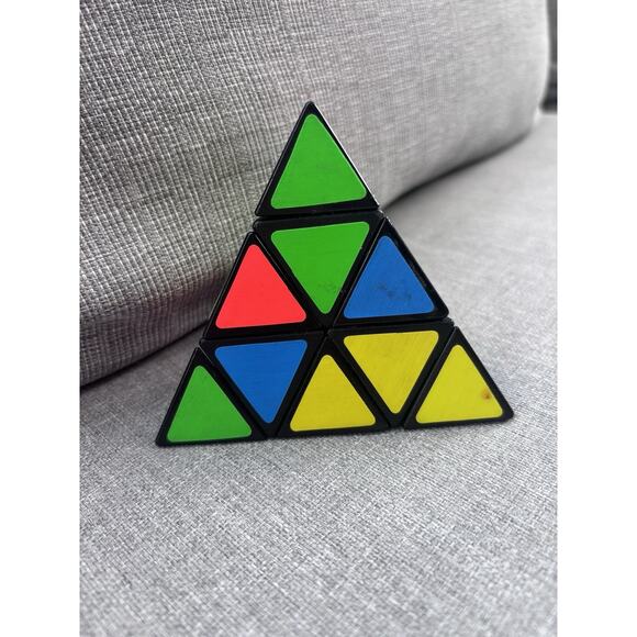 Vintage Pyraminx Pyramid Triangle Puzzle Rubiks Cube - Picture 2 of 4